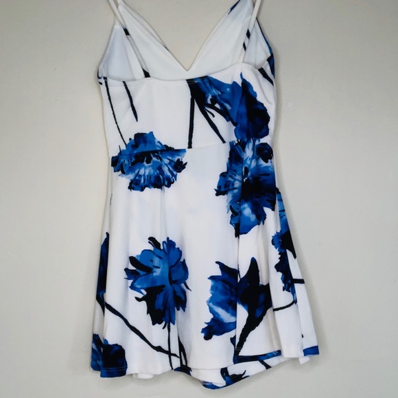 💙CHOCOLATE Romper Blue & White Floral Skort CUTE! - Picture 6 of 9